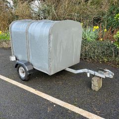 Dog trailer