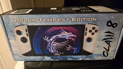 MSI Claw 8 AI+ Polar Tempest edition