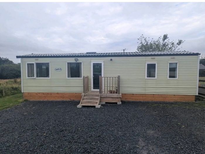 2 Bedroom Millstream Mobile Home 17,000 ONO