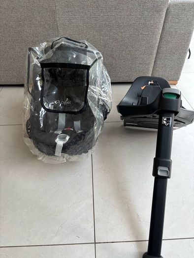 Cybex Cloud Z iSize Car Seat + Isofix Base + Rain Cover