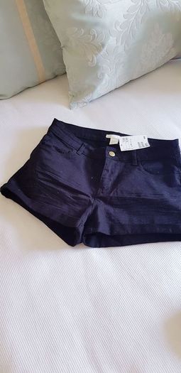 H&M Black Shorts - Size 8