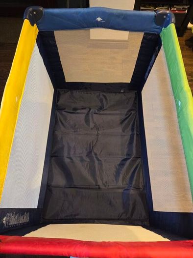 Baby travel cot