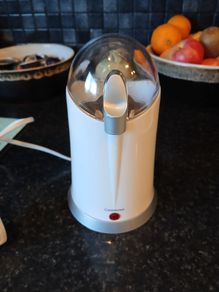 Seed or spice Grinder