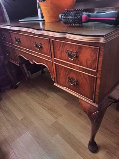 vintage vanity