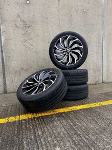 Genuine Volkswagen R-Line Ventura  17" Alloys & Tyres - Like New, Good Year Tyres