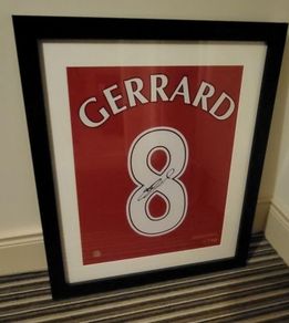 Steven Gerrard signed and framed Liverpool shirt
