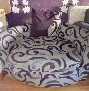 love swivel chair