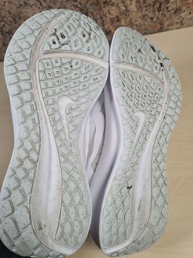 womens NIKE downshifter 13 trainers runners white Size UK 6 EU 40