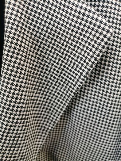 Betty Barclay Black/White very small check Jkt. Size 18