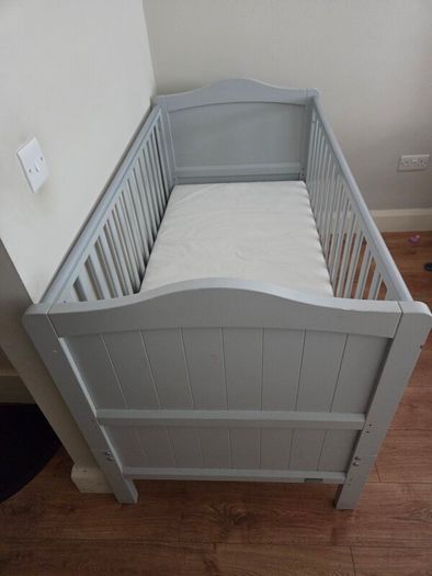 Nested toddler cot with mattress, barely used, good condition