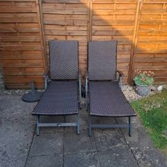 sun loungers
