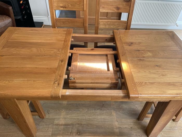 Extendable Oak Dining table and Chairs