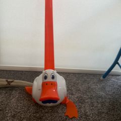 Walking duck toy