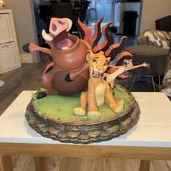 Rare lion king musical figurine