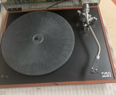 Rega Planar 2 vintage record deck.