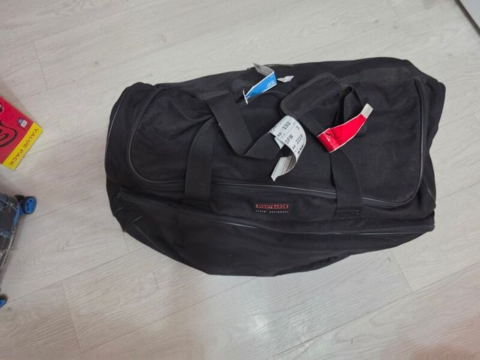 Suitcase bag wheels