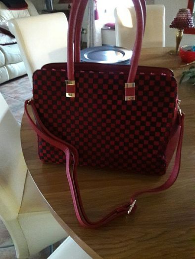 Red Ladies handbag NEW