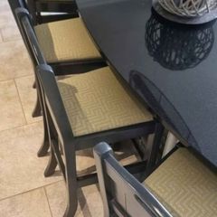 Beautiful Kitchen Island Stools x 4