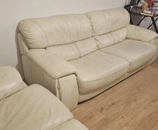 Cream Leather Sofa Suite 3 Seater plus 2 Seater 20 Euro Must Go