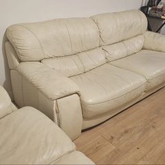 Cream Leather Sofa Suite 3 Seater plus 2 Seater 20 Euro Must Go