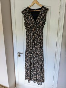 Ruffle dress size 10