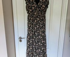 Ruffle dress size 10