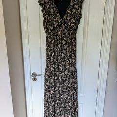 Ruffle dress size 10