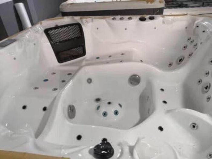 Hot tub