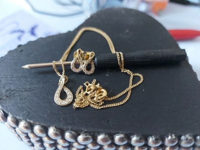 gold plated silver earring and pendant set