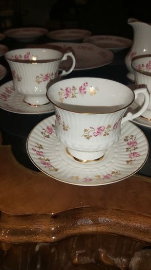 Royal Tara set