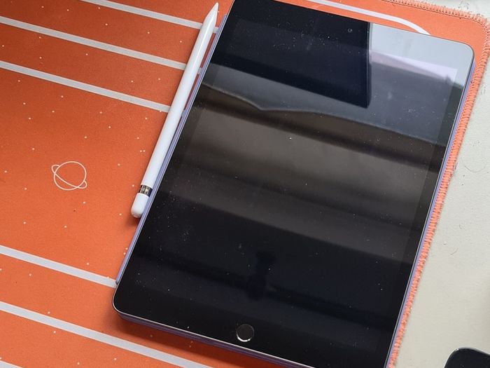 9th generation Apple iPad (2021) - 64 GB, Space Grey + Apple Pencil 1st Generation + Smart Cover