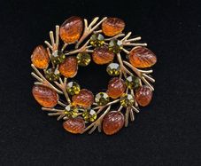 Autumnal brooch