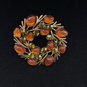 Autumnal brooch