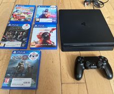 PlayStation 4 Slim and games