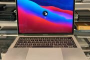 MacBook Pro 13" 2017 A1706 Four Thunderbolt 3 Ports 3.5 GHz Core i7 16GB RAM 512 GB SSD (Battery Cycle: 308)