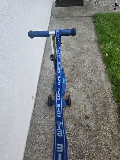 Scooter Maxi Micro 3 wheel Foldable LED