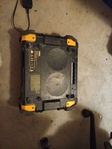 de Walt dwst1 charger radio