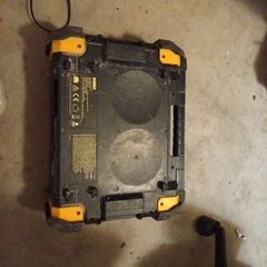 de Walt dwst1 charger radio