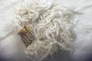Elle encore yarn off white and white