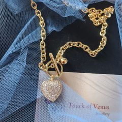 Touch of venus ladies heart necklace
