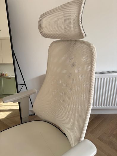 gaming/office white chair