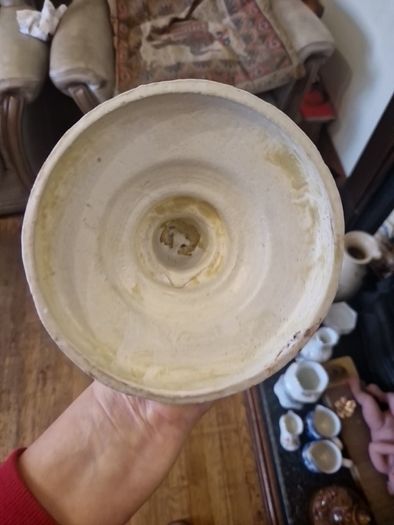 metal urn