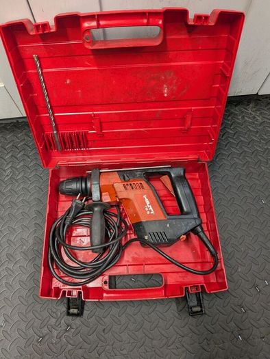 Hilti TE5 220v