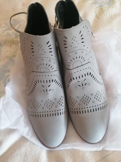 Women's Ankle Boot's