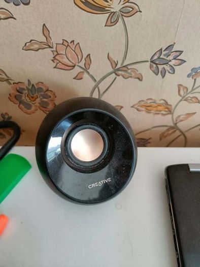 2 Speakers, 1 subwoofer for desktop & tv set
