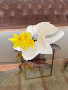White Ceramic Lily Flower Ceramic Vase Laying Down Lily Shape Vase