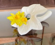 White Ceramic Lily Flower Ceramic Vase Laying Down Lily Shape Vase