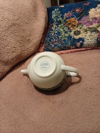 Wedgwood porcelain teapot
