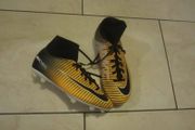 Soccer boots    NIKE   size 5.5