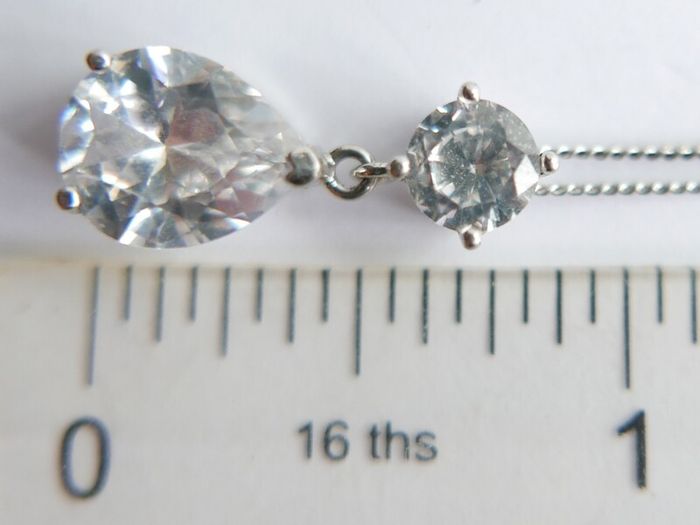 Vintage 925 Sterling Silver necklace with teardrop and round stone pendant